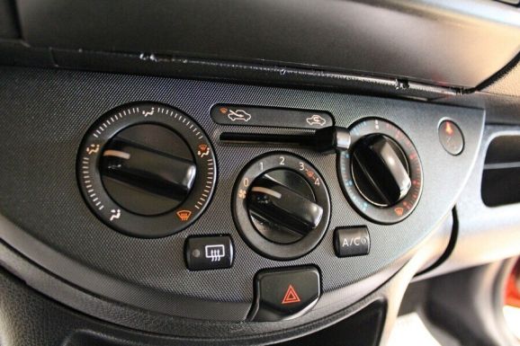 Nissan Note, 1.6 л, АТ, 2011 фото 1