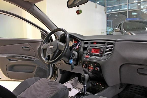 Kia Rio, 1.4 л, АТ, 2010 фото 7