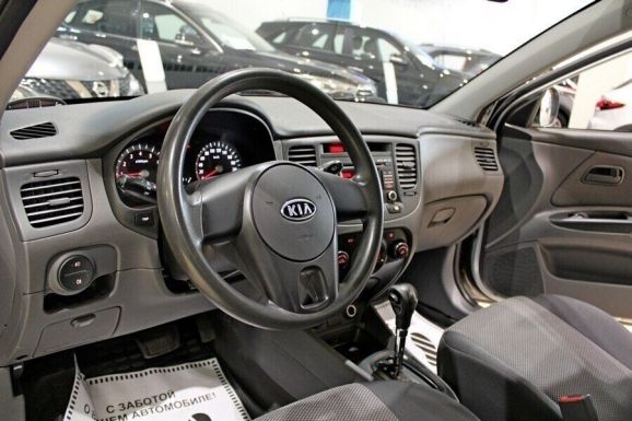 Kia Rio, 1.4 л, АТ, 2010 фото 2