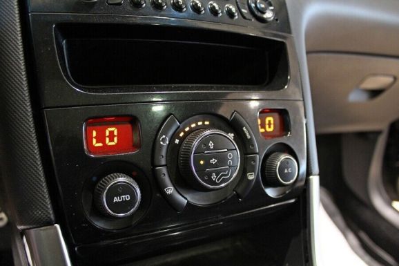 Peugeot 308, 1.6 л, АТ, 2012 фото 1