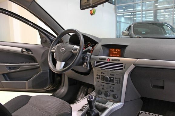 Opel Astra, 1.6 л, МТ, 2013 фото 7