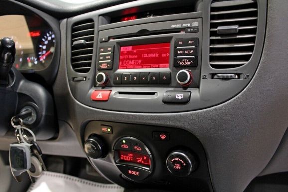 Kia Rio, 1.4 л, АТ, 2010 фото 9