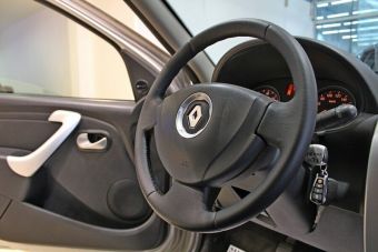 Renault Sandero, 1.6 л, МКПП, 2014 фото 2