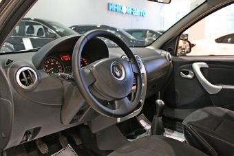 Renault Sandero, 1.6 л, МКПП, 2014 фото 1