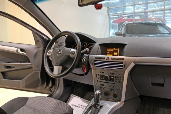 Opel Astra, 1.8 л, АТ, 2013 фото 7