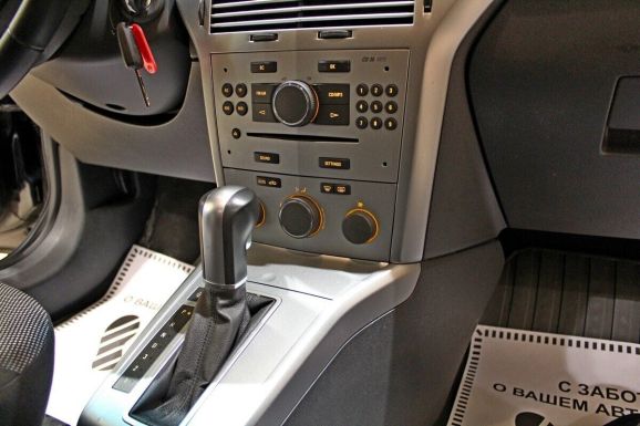 Opel Astra, 1.8 л, АТ, 2013 фото 9