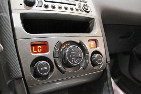 Peugeot 408, 1.6 л, АТ, 2015 фото 1