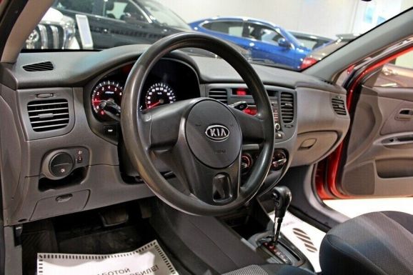 Kia Rio, 1.4 л, АТ, 2011 фото 2