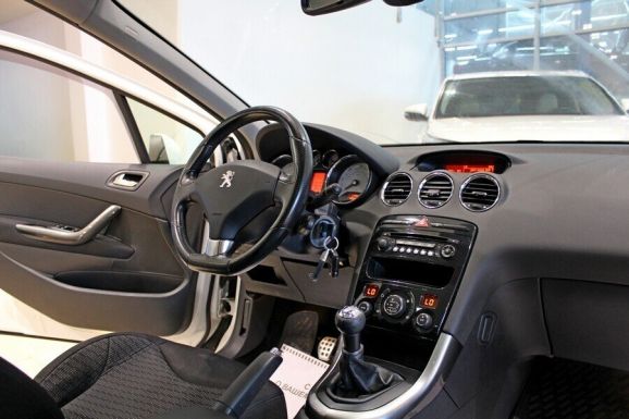Peugeot 308, 1.6 л, МТ, 2013 фото 7