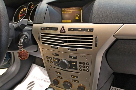 Opel Astra, 1.8 л, АТ, 2012 фото 9