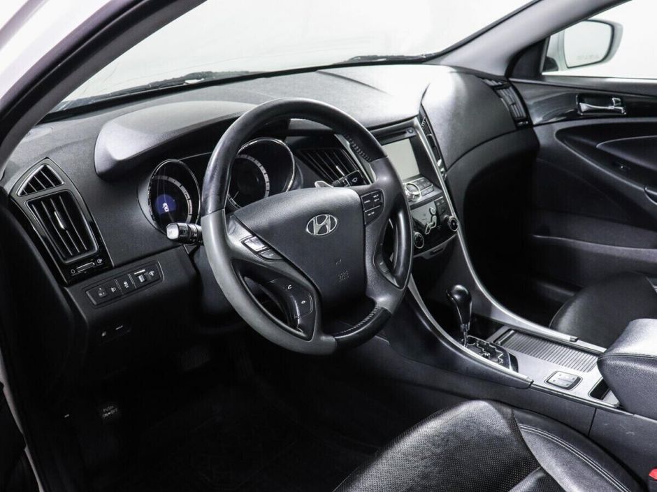 Hyundai Sonata, 2.0 л, АТ, 2011 фото 7
