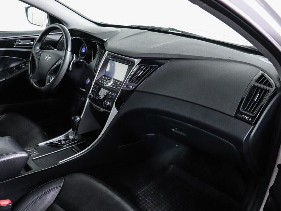 Hyundai Sonata, 2.0 л, АТ, 2011 фото 9