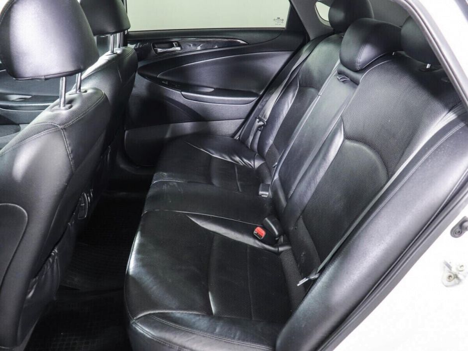 Hyundai Sonata, 2.0 л, АТ, 2011 фото 1