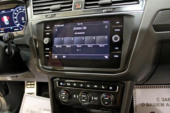 Volkswagen Tiguan, 2.0 л, Робот, 2018 фото 9