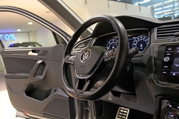 Volkswagen Tiguan, 2.0 л, Робот, 2018 фото 10
