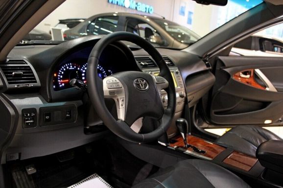 Toyota Camry, 2.4 л, АТ, 2011 фото 2