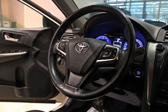 Toyota Camry, 2.5 л, АТ, 2016 фото 2