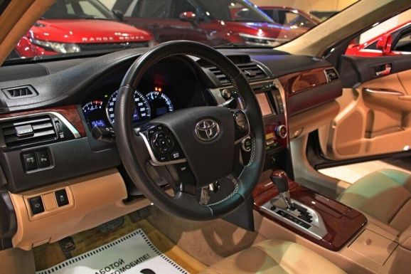 Toyota Camry, 2.5 л, АТ, 2014 фото 2