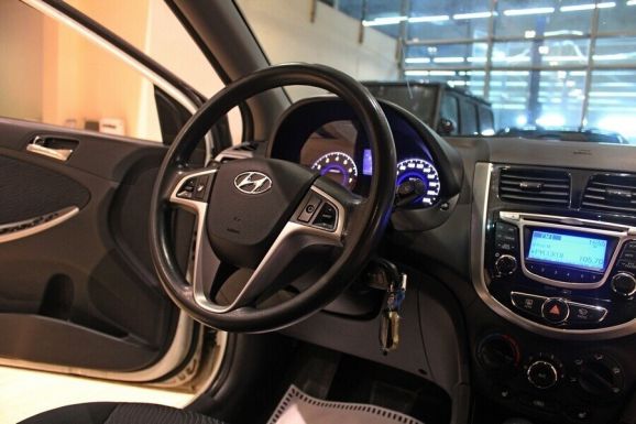 Hyundai Solaris, 1.4 л, АТ, 2014 фото 7