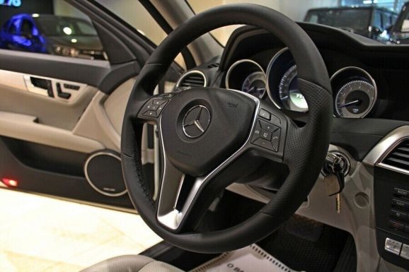 Mercedes-Benz C-Класс, 3.5 л, АТ, 2012 фото 1