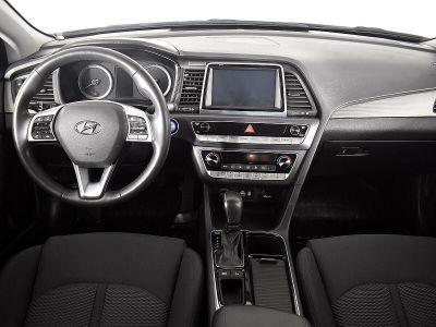 Hyundai Sonata, 2.0 л, АКПП, 2018 фото 9