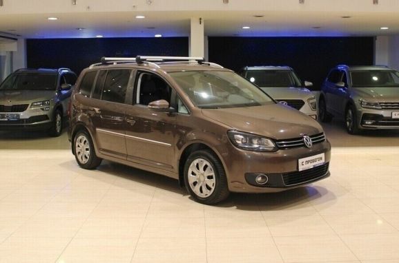 Volkswagen Touran, 1.4 л, Робот, 2011 фото 4