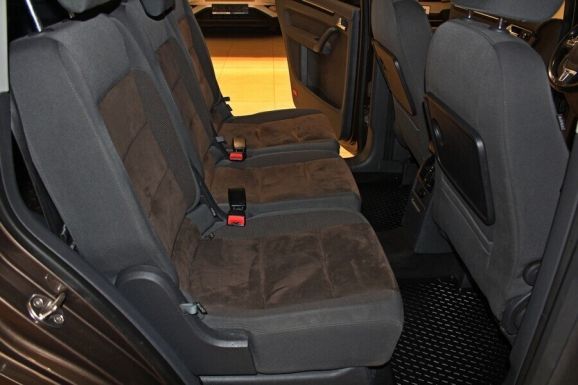 Volkswagen Touran, 1.4 л, Робот, 2011 фото 8