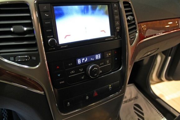 Jeep Grand Cherokee, 3.0 л, АТ, 2011 фото 2