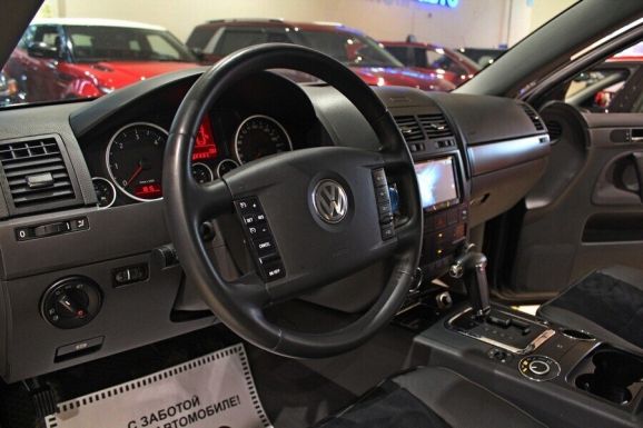 Volkswagen Touareg, 2.5 л, АТ, 2010 фото 2