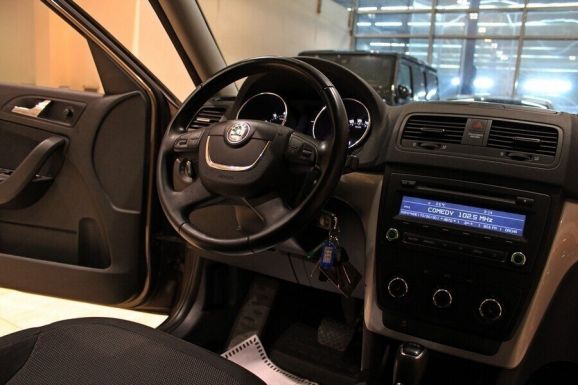Skoda Yeti, 1.2 л, Робот, 2013 фото 7