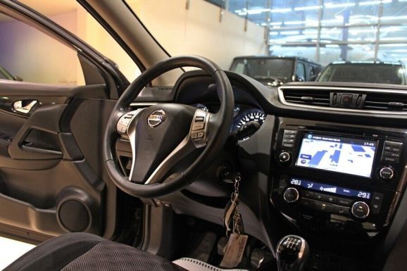 Nissan Qashqai, 2.0 л, МТ, 2017 фото 7