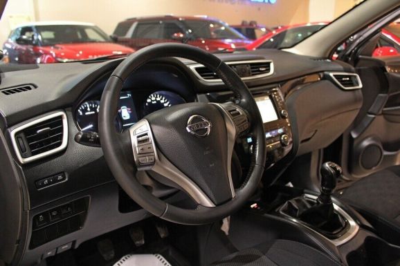 Nissan Qashqai, 2.0 л, МТ, 2017 фото 2