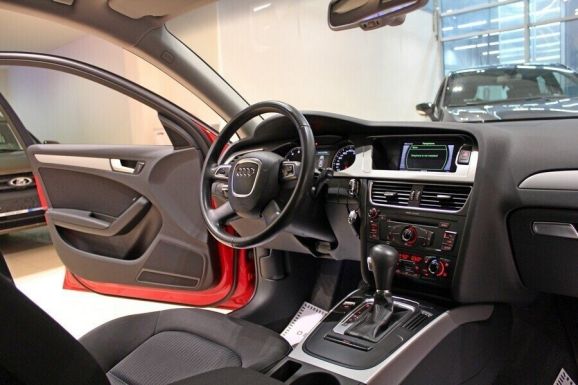 Audi A4, 1.8 л, Вариатор, 2011 фото 7