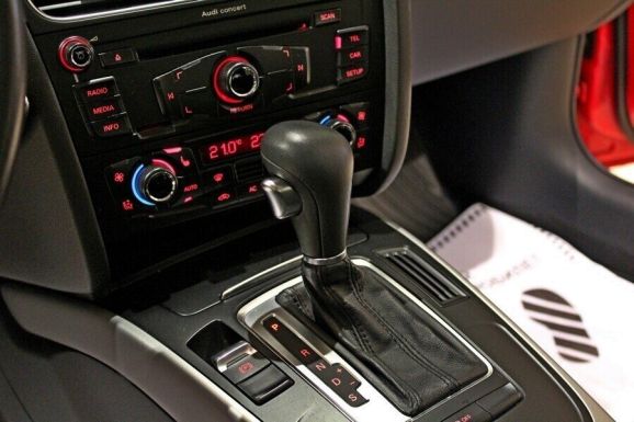 Audi A4, 1.8 л, Вариатор, 2011 фото 1