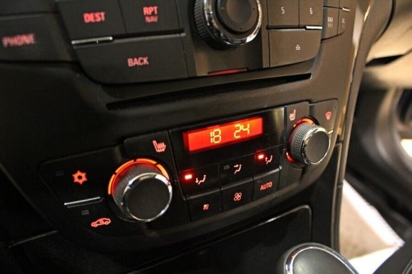 Opel Insignia, 2.0 л, АТ, 2012 фото 2