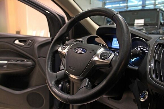 Ford Kuga, 1.6 л, АТ, 2016 фото 2