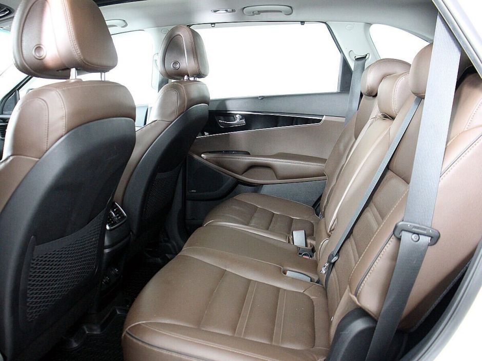Kia Sorento, 2.2 л, АТ, 2017 фото 2