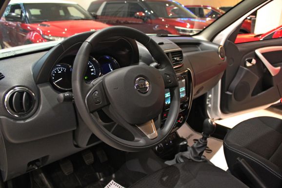 Nissan Terrano, 1.6 л, МТ, 2017 фото 9