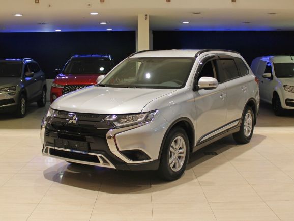 Mitsubishi Outlander, 2.0 л, Вариатор, 2020 фото 3