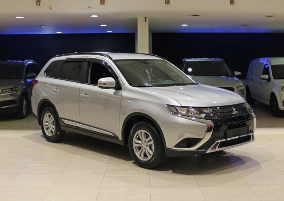Mitsubishi Outlander, 2.0 л, Вариатор, 2020 фото 5