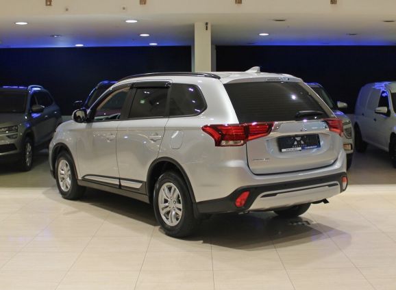Mitsubishi Outlander, 2.0 л, Вариатор, 2020 фото 6