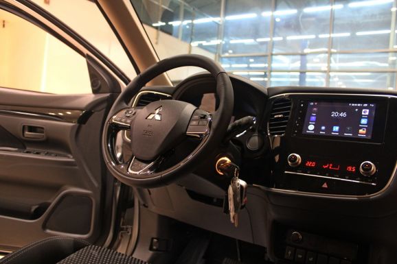 Mitsubishi Outlander, 2.0 л, Вариатор, 2020 фото 7