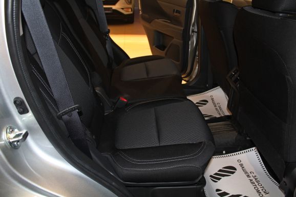 Mitsubishi Outlander, 2.0 л, Вариатор, 2020 фото 2