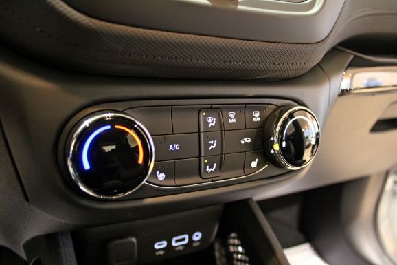 Chevrolet TrailBlazer, 1.3 л, Вариатор, 2022 фото 2