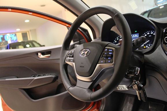 Hyundai Solaris, 1.6 л, АТ, 2021 фото 2