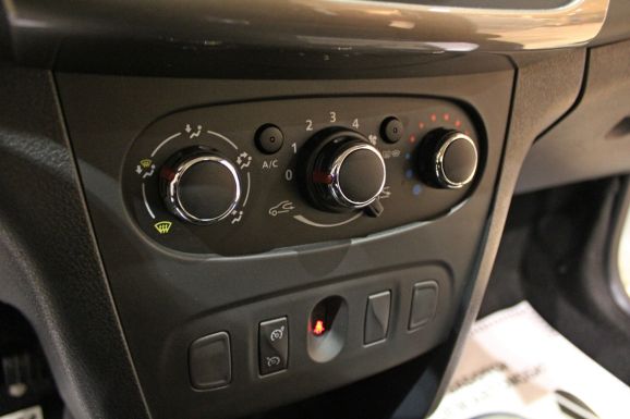 Renault Logan, 1.6 л, АТ, 2018 фото 10