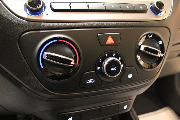 Hyundai Solaris, 1.6 л, МТ, 2022 фото 12