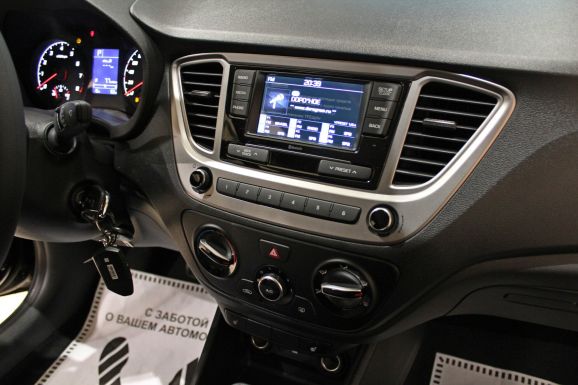 Hyundai Solaris, 1.6 л, АТ, 2022 фото 8