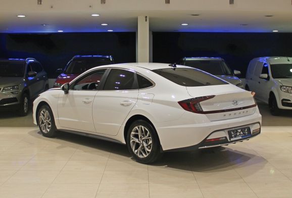 Hyundai Sonata, 2.0 л, АТ, 2022 фото 4