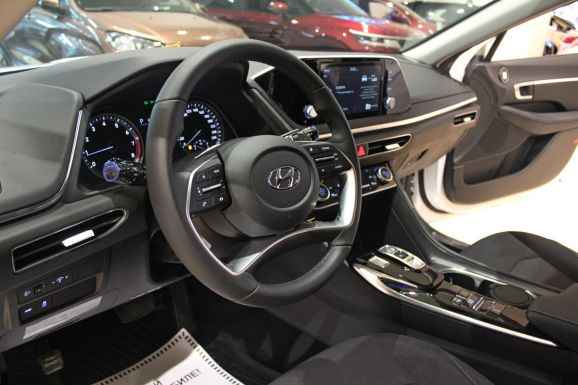Hyundai Sonata, 2.0 л, АТ, 2022 фото 7